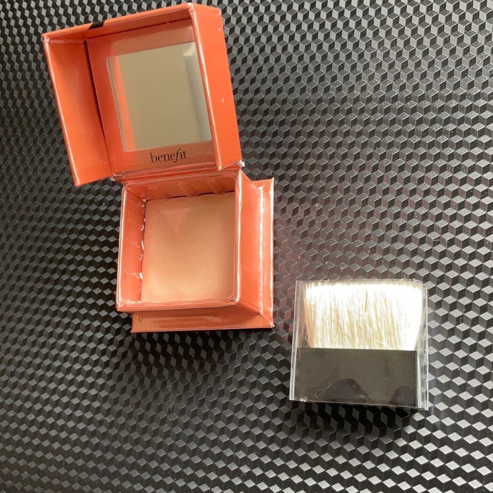 Benefit Mini Dandelion Twinkle Highlighter & Luminizer Size 1.5g/0.05oz, NIB